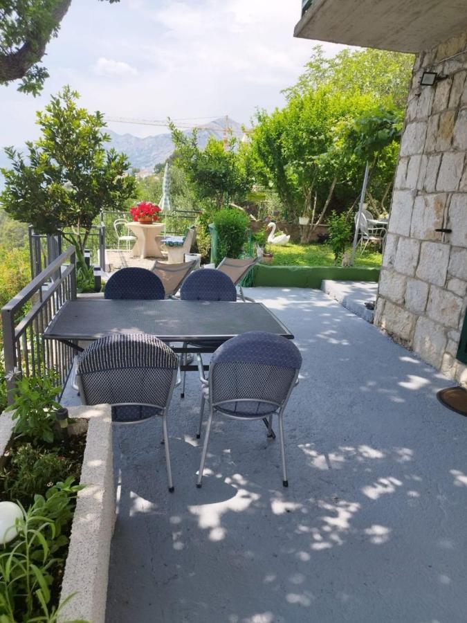 Apartments Mare - 150 M From Beach Brela Exterior photo