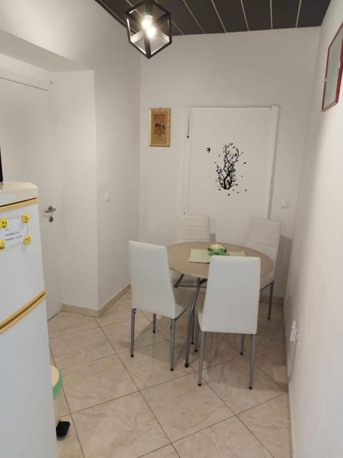 Apartments Mare - 150 M From Beach Brela Exterior photo