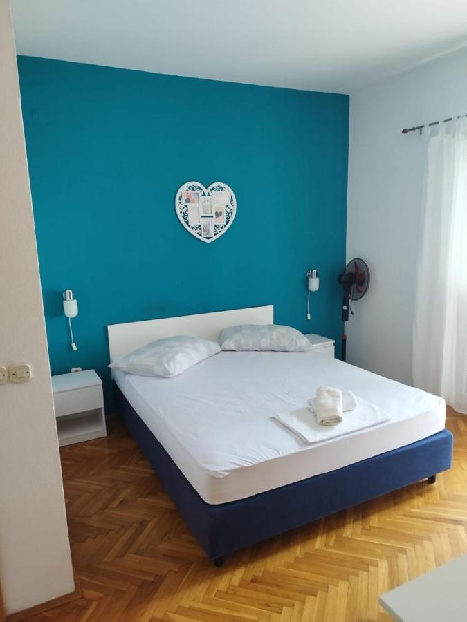 Apartments Mare - 150 M From Beach Brela Exterior photo