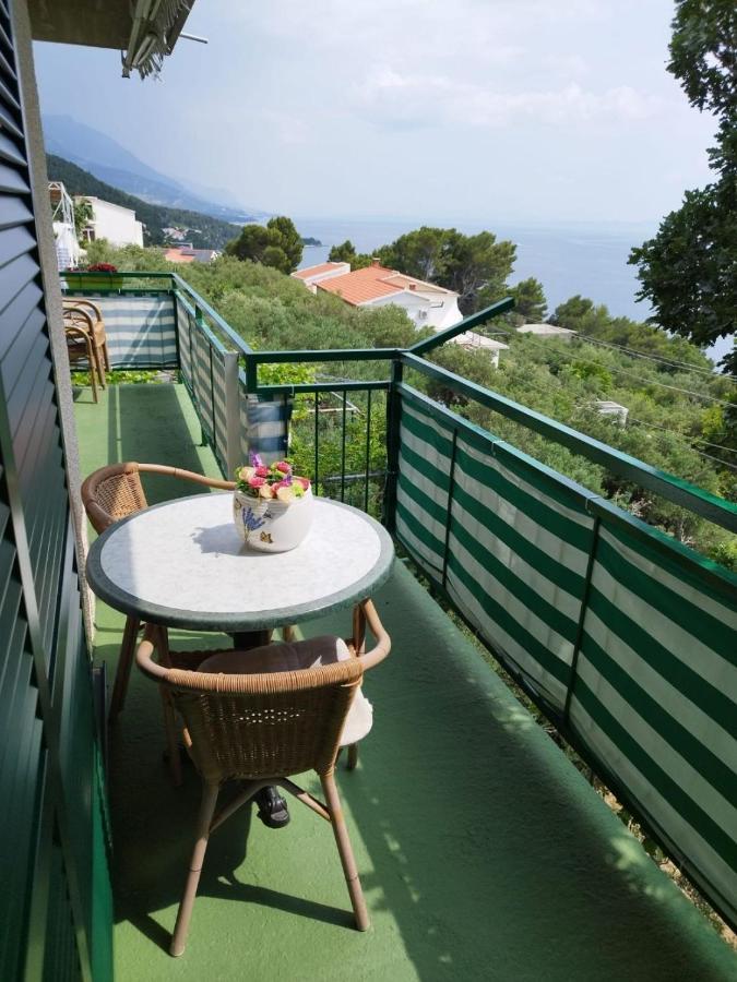 Apartments Mare - 150 M From Beach Brela Exterior photo